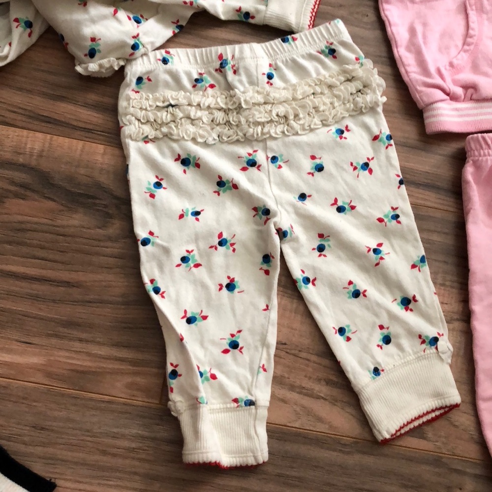 Baby girl bundle ( very cute clothes) - Picture 5 of 8
